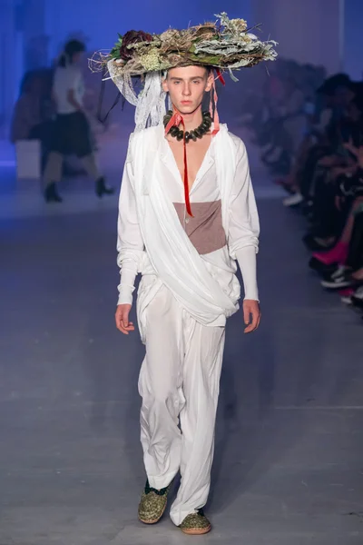 Look 39